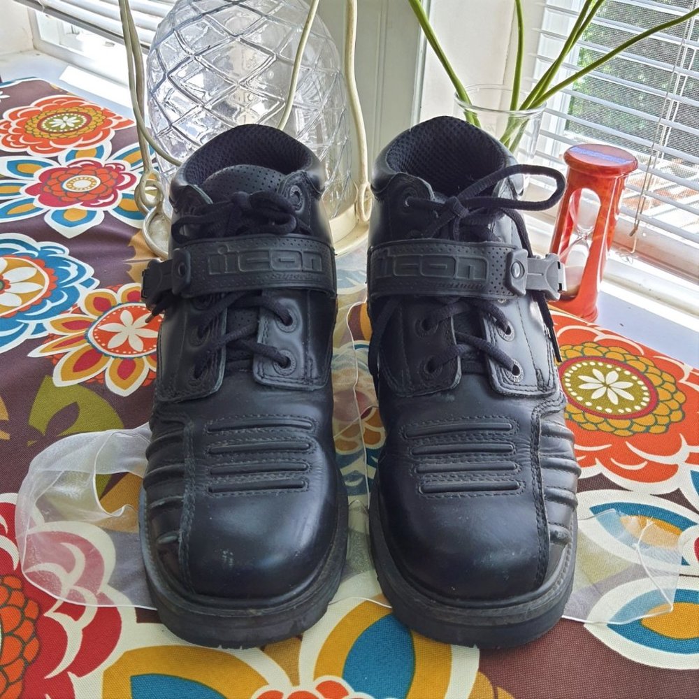 ICON Super Duty Womens Motorcycle Black Leather Riding Boots - Size 8